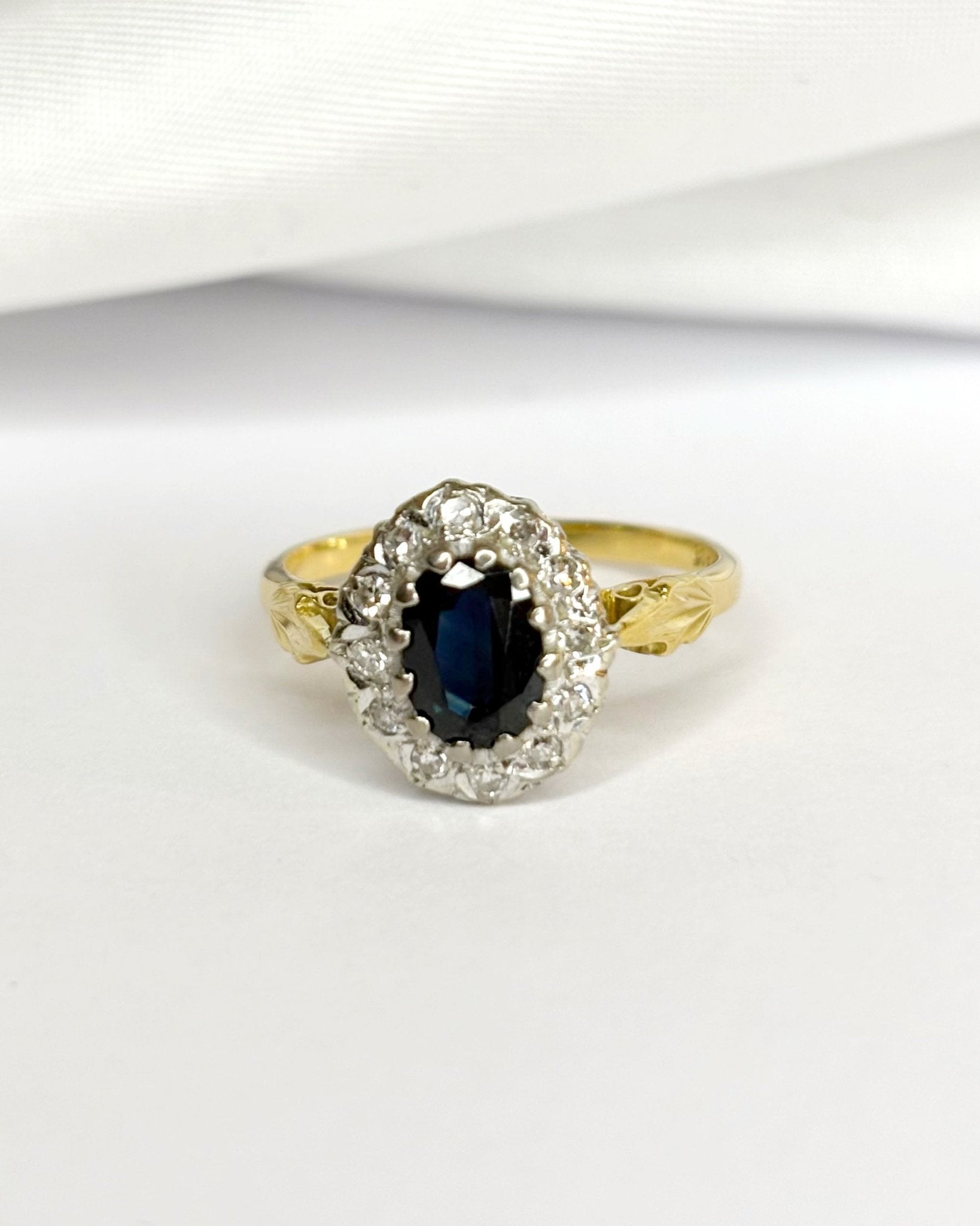 Bague Marguerite Saphir 1.15 carat &amp; Diamants "Rachelle" - Elliade Paris