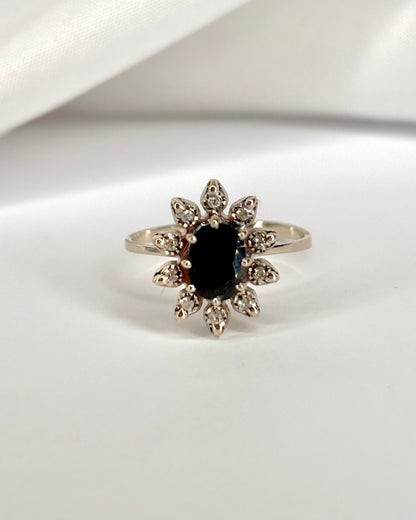 Bague Marguerite Saphir 1.2 carat &amp; 10 Diamants &quot;Célia&quot; - Elliade Paris