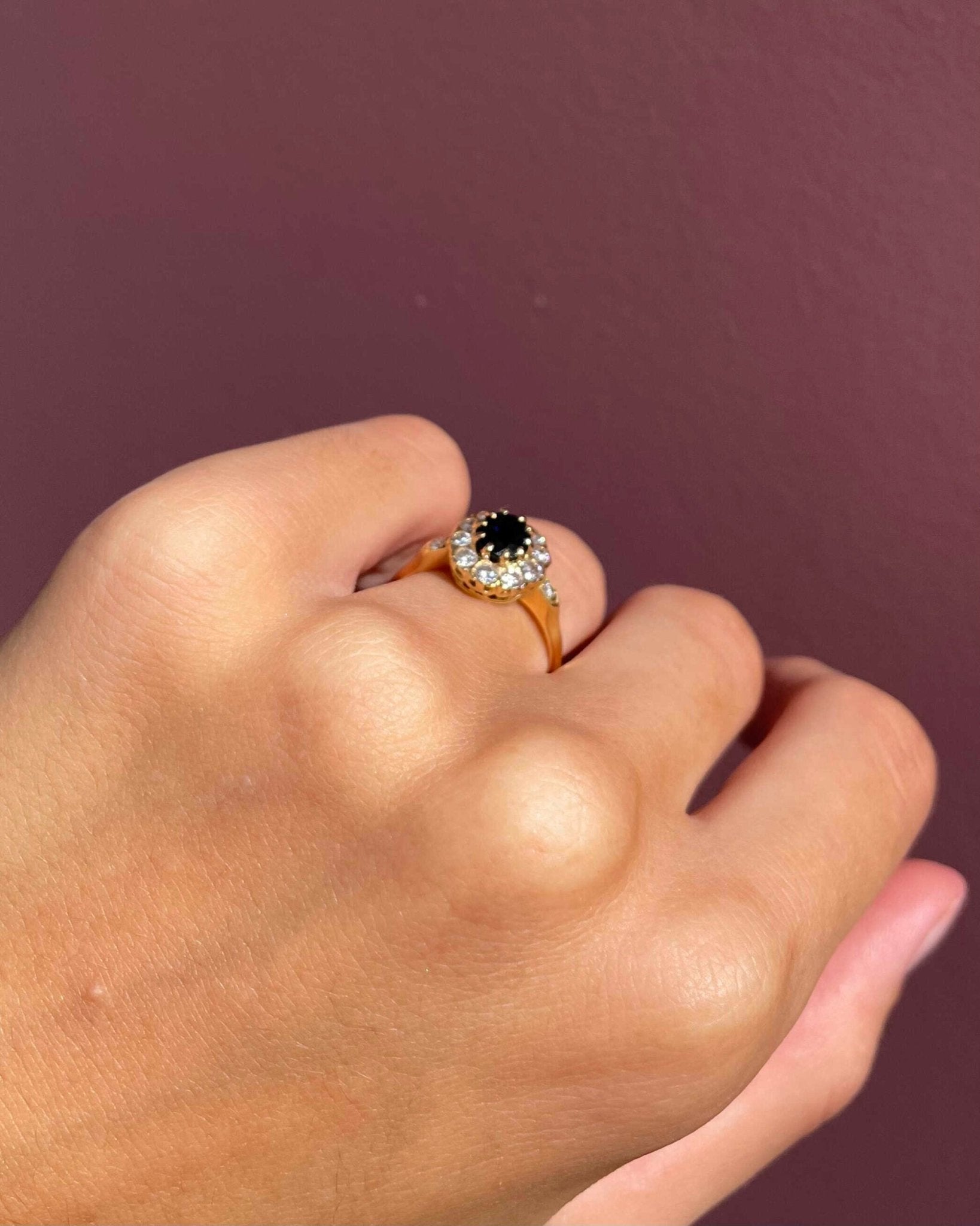 Bague Marguerite Saphir 1.20 carat &amp; 12 Diamants "Rosekelly" - Elliade Paris