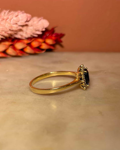 Bague Marguerite Saphir 1.20 carat &amp; 16 Diamants &quot;Siana&quot; - Elliade Paris
