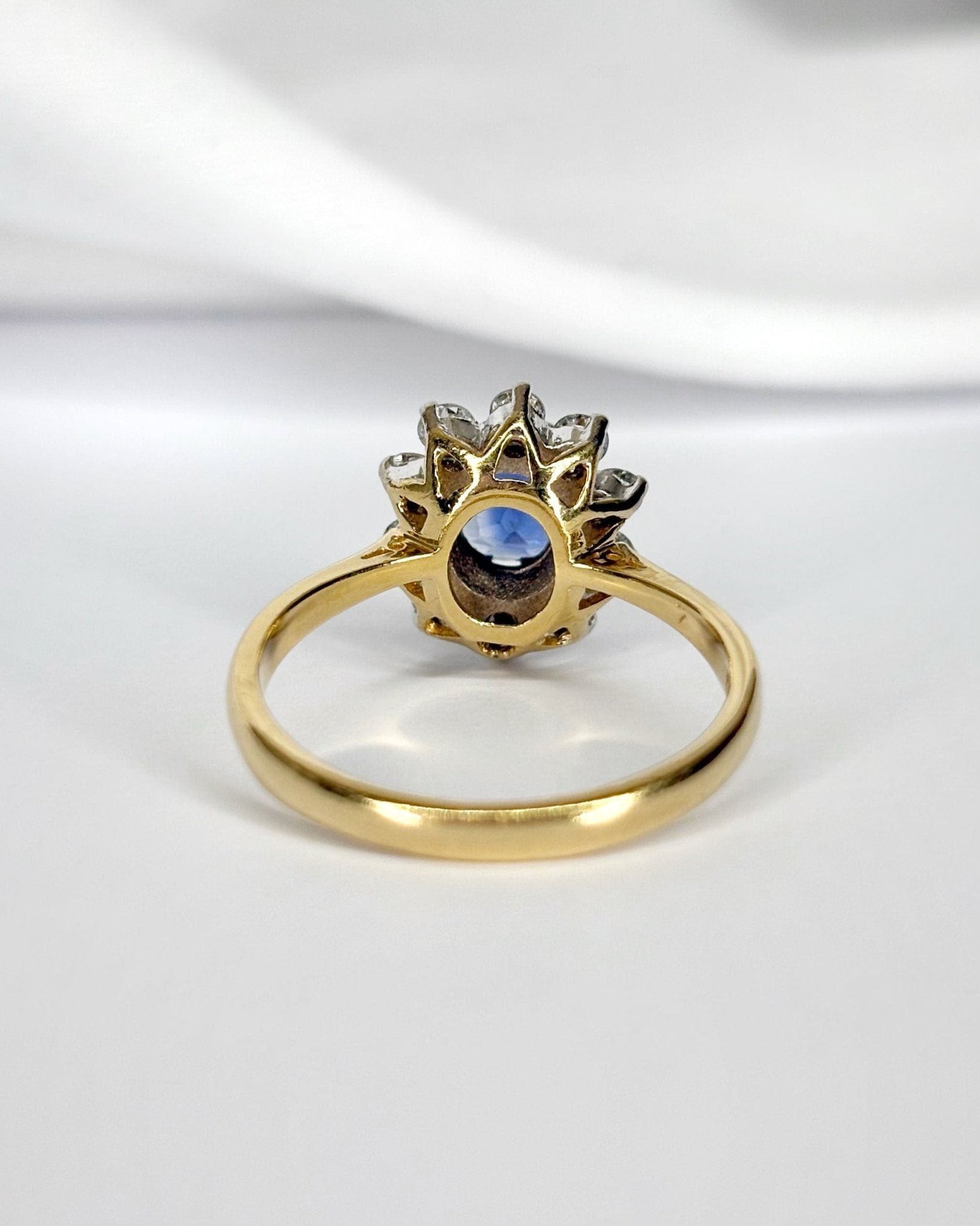 Bague Marguerite Saphir 1.20 carat &amp; Diamants 0.40 carat "Elisabeth" - Elliade Paris