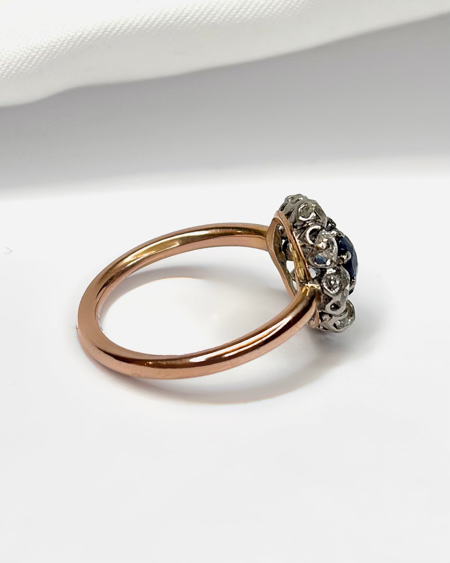Bague Marguerite Saphir 1.20 carat &amp; Diamants 0.80 carat "Amélie" - Elliade Paris
