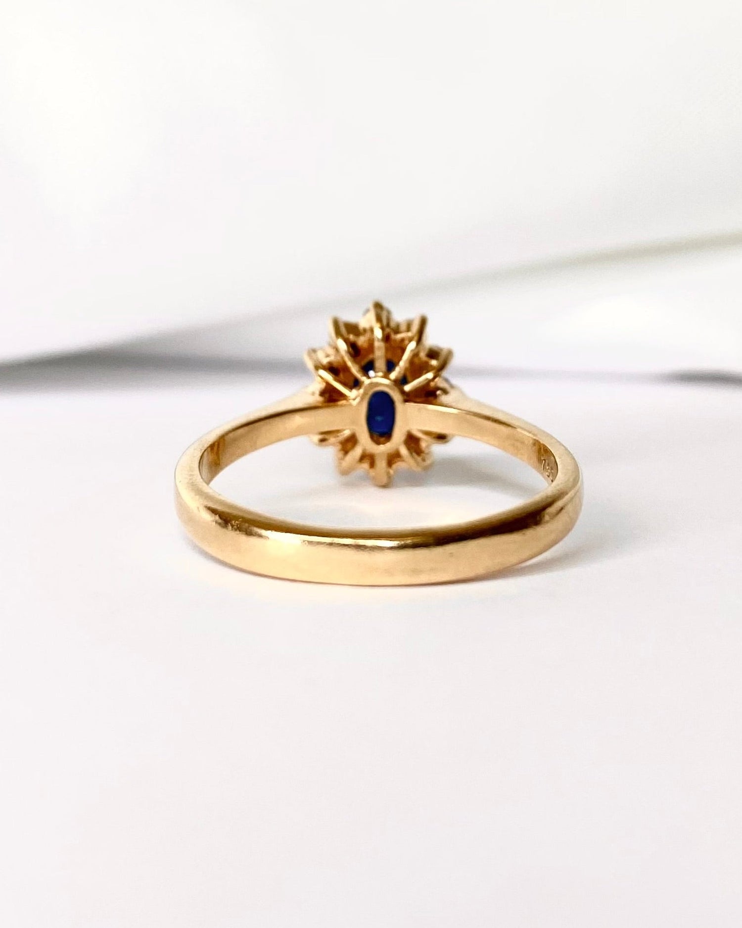 Bague Marguerite Saphir 1.20 carat &amp; Diamants "Bonnie" - Elliade Paris