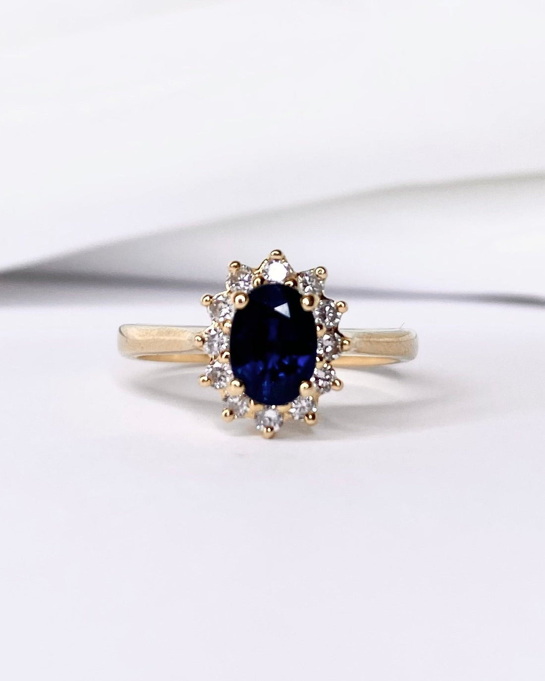 Bague Marguerite Saphir 1.20 carat &amp; Diamants "Bonnie" - Elliade Paris
