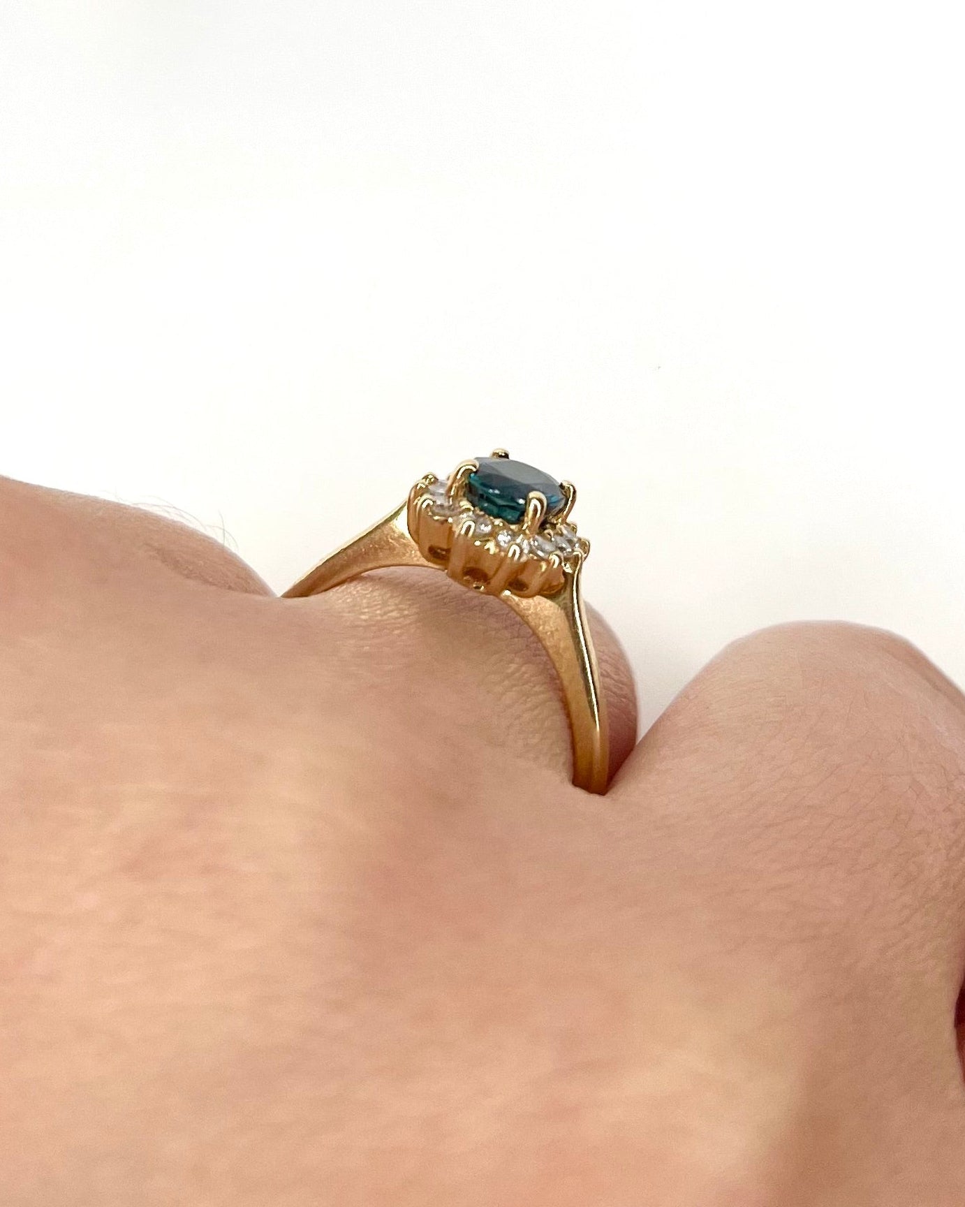 Bague Marguerite Saphir 1.20 carat &amp; Diamants "Bonnie" - Elliade Paris