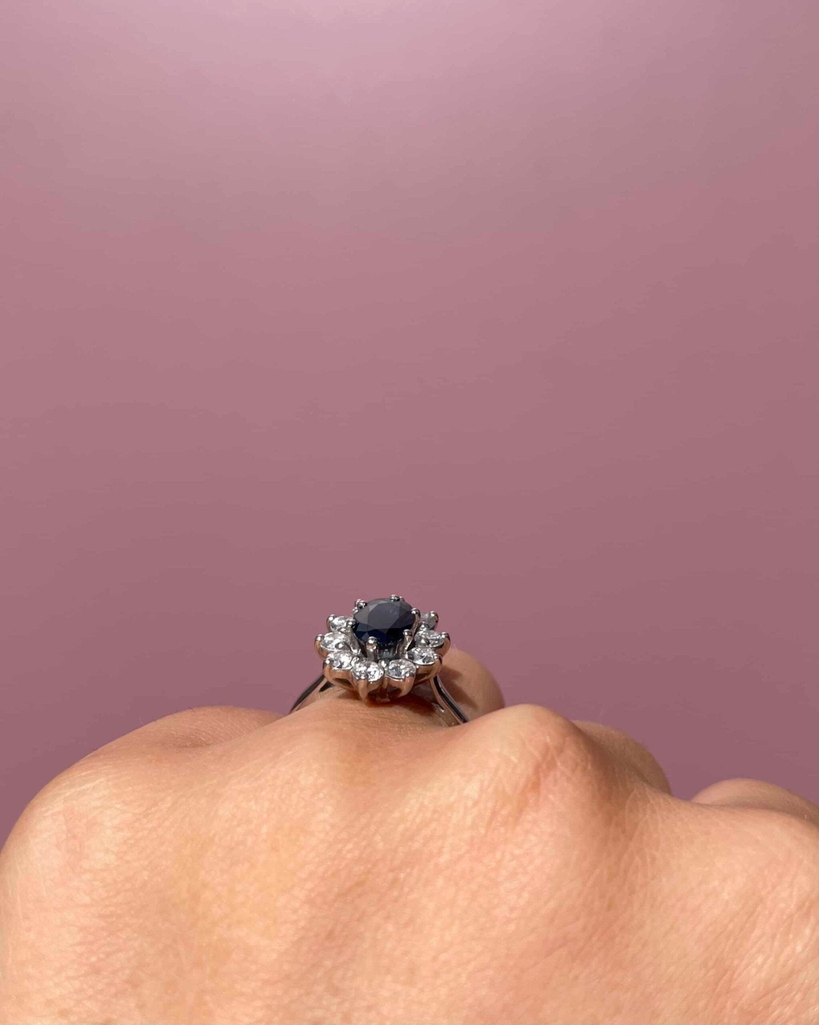 Bague Marguerite Saphir 1.20 carat &amp; Diamants "Leila" - Elliade Paris