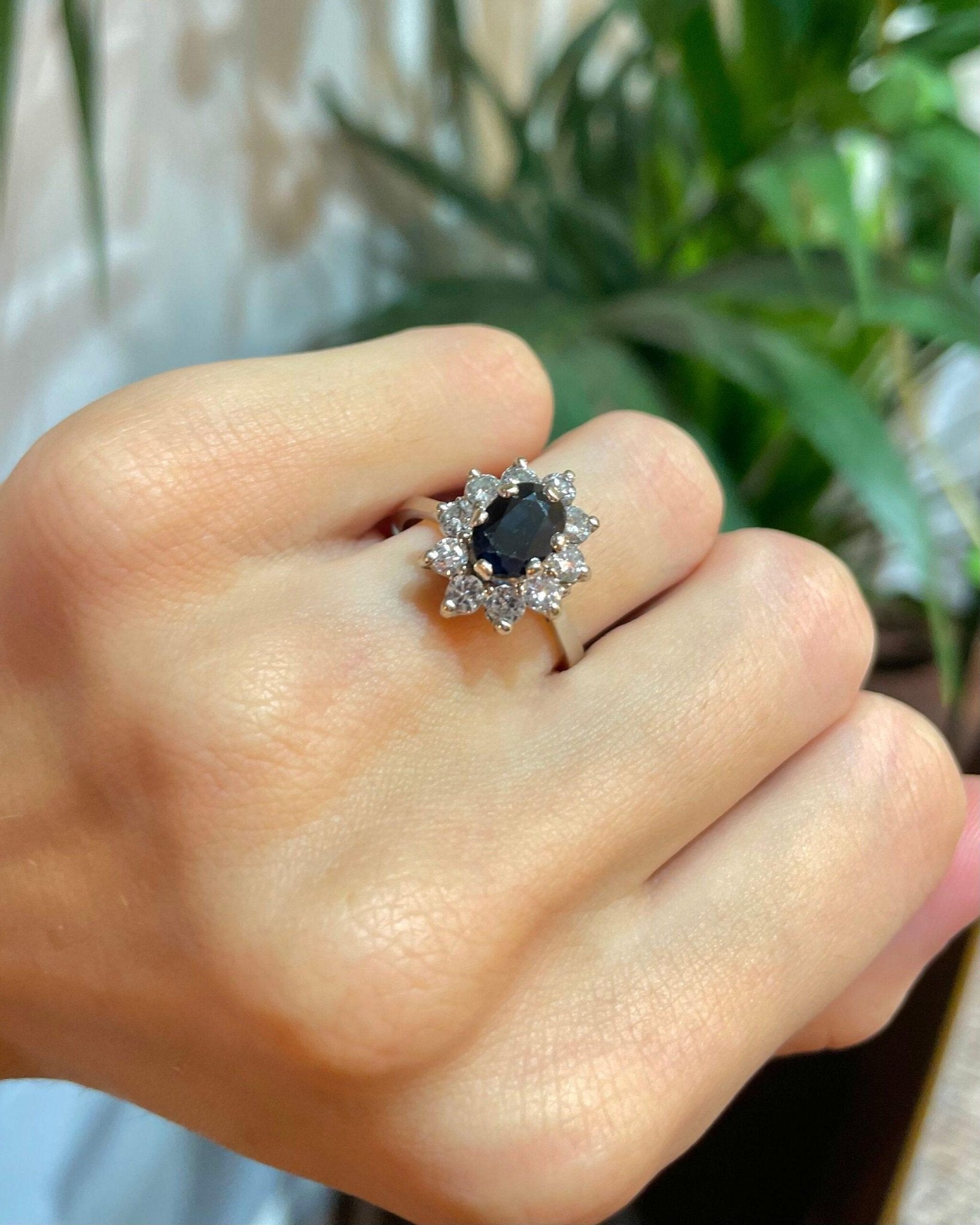 Bague Marguerite Saphir 1.20 carat &amp; Diamants "Noah" - Elliade Paris