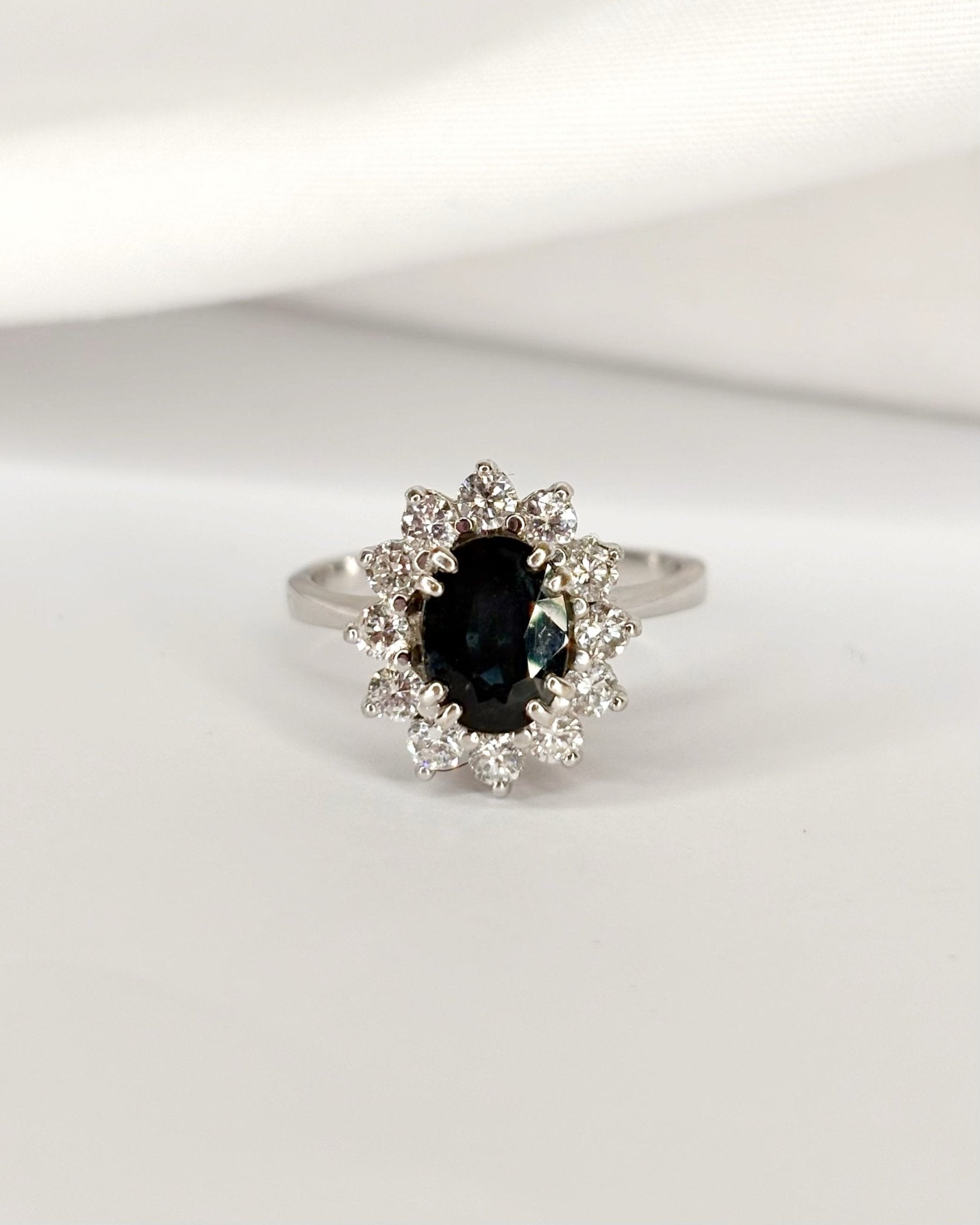 Bague Marguerite Saphir 1.20 carat &amp; Diamants "Valentine" - Elliade Paris
