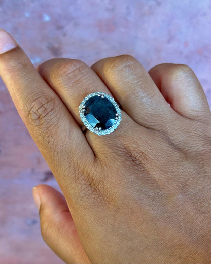 Bague Marguerite Saphir 12.17 carats &amp; Diamants 0.50 carat 8.75g "Sofia" - Elliade Paris