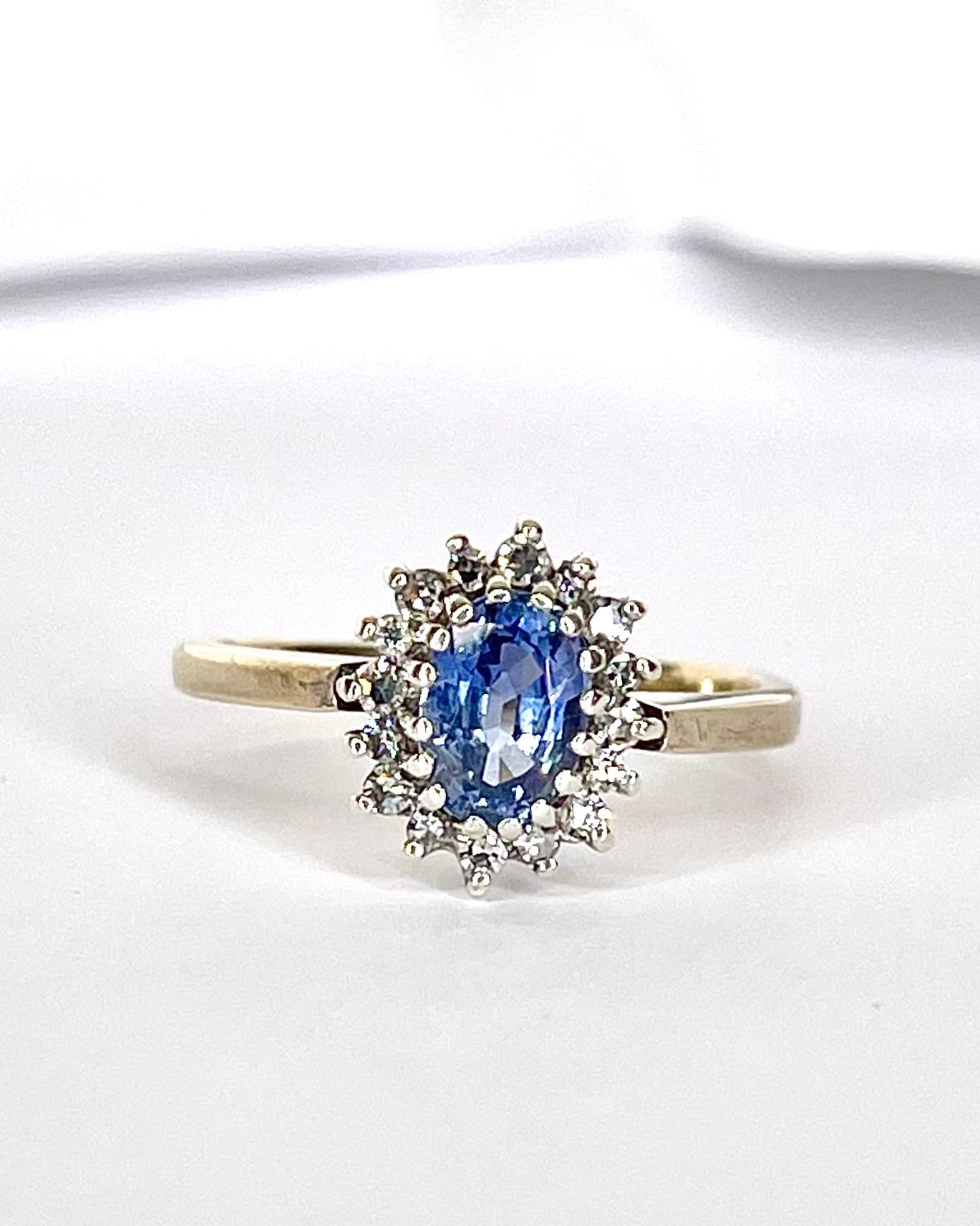 Bague Marguerite Saphir 1.25 carat &amp; Diamants 0.32 carat "Florence" - Elliade Paris