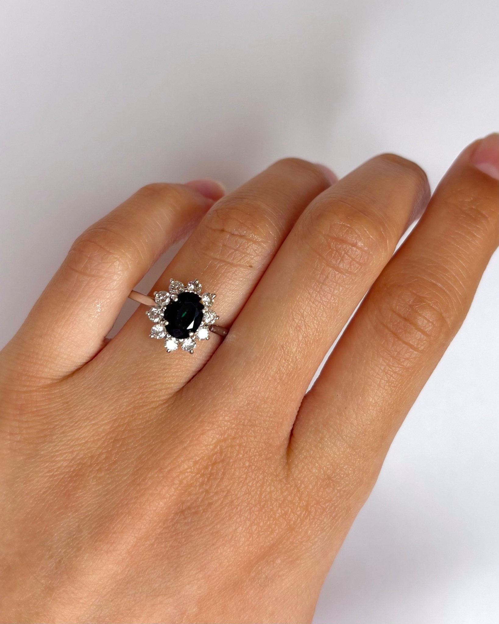 Bague Marguerite Saphir 1.25 carat &amp; Diamants 0.50 carat "June" - Elliade Paris