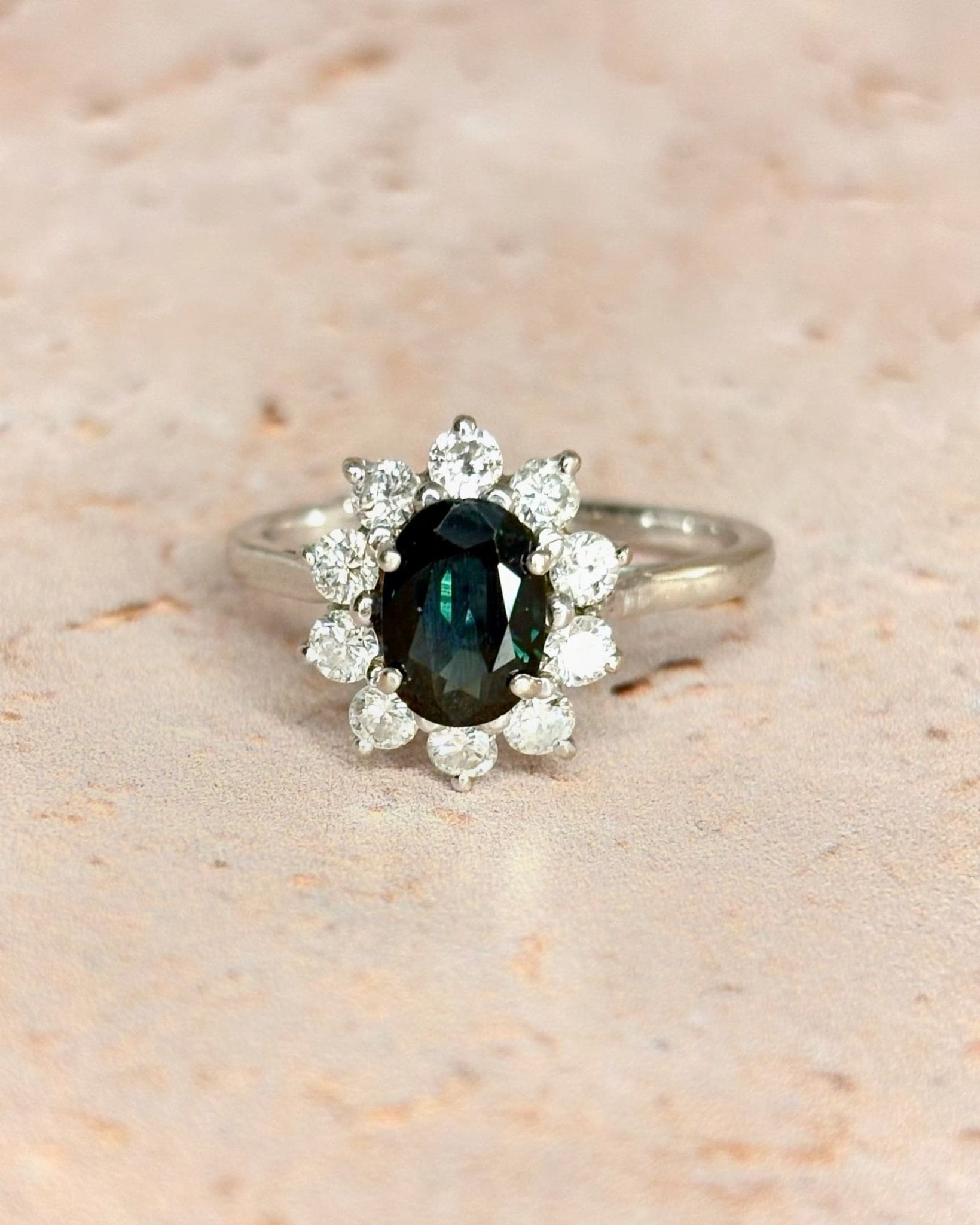 Bague Marguerite Saphir 1.25 carat &amp; Diamants 0.50 carat "June" - Elliade Paris