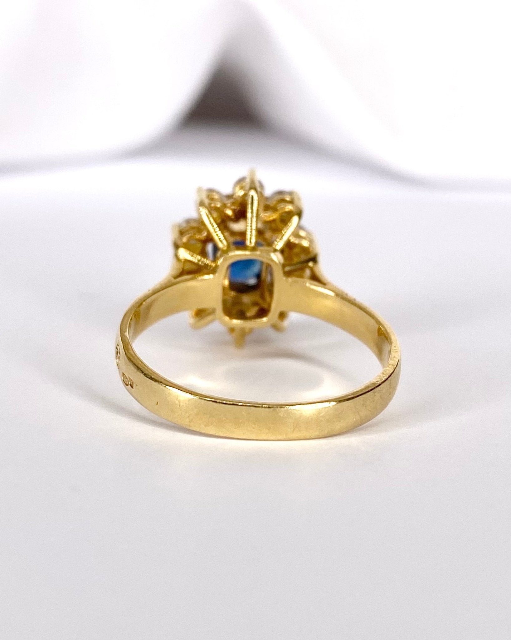 Bague Marguerite Saphir 1.25 carat, Diamants 0.50 carat &amp; Or 5g "Amy" - Elliade Paris