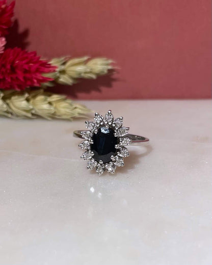 Bague Marguerite Saphir 1.25 Carat &amp; Diamants &quot;Mae&quot; - Elliade Paris