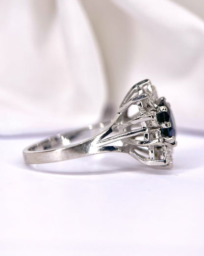 Bague Marguerite Saphir 1.25 carat &amp; Diamants "Tristane" - Elliade Paris