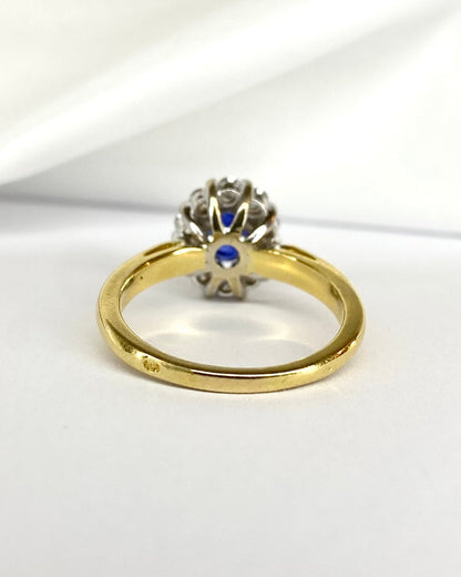 Bague Marguerite Saphir 1.30 carat &amp; Diamants 0.50 carat "Amalia" - Elliade Paris