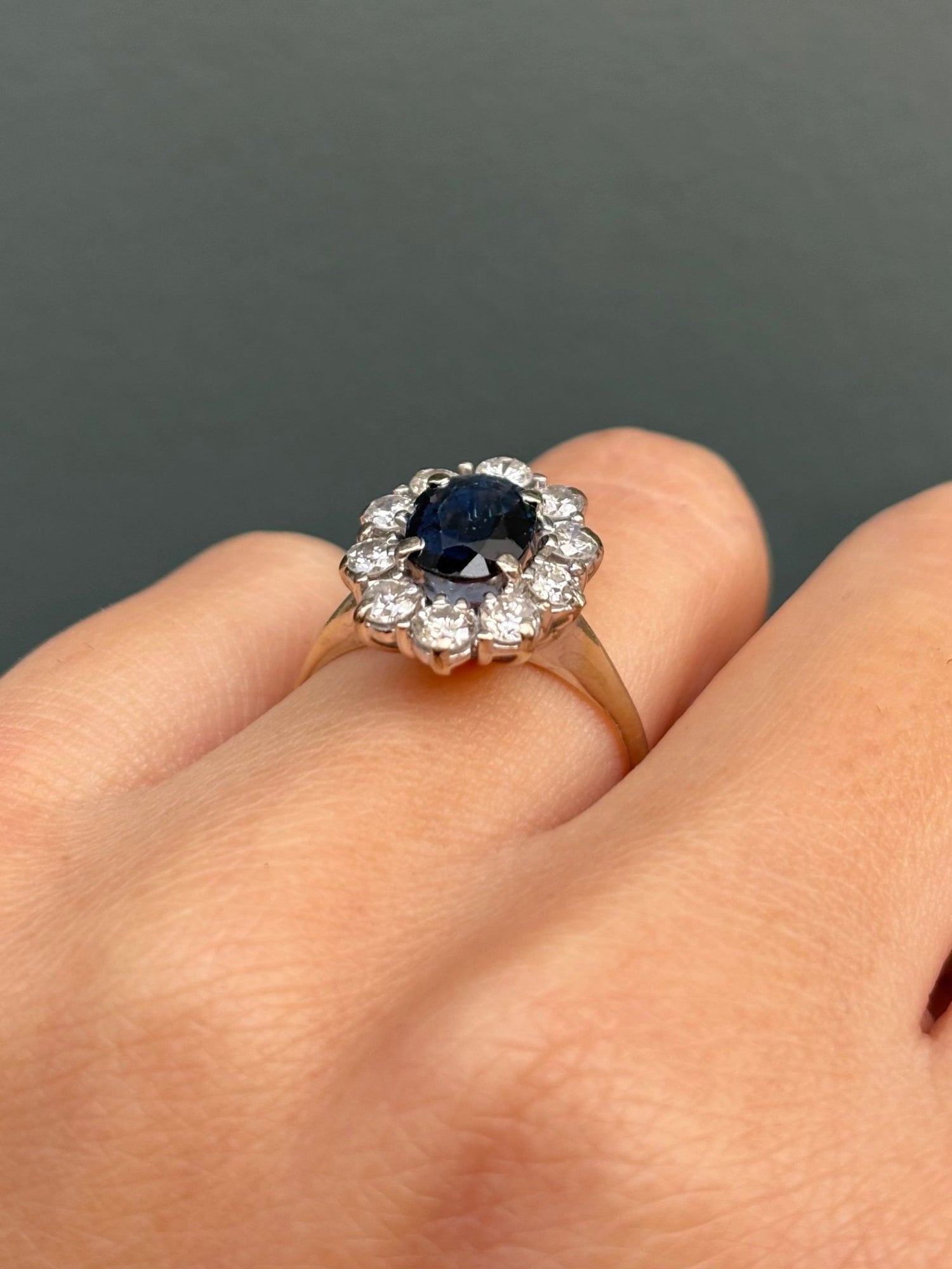Bague Marguerite Saphir 1.30 carat &amp; Diamants 0.70 carat &quot;Mélissa&quot; - Elliade Paris