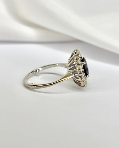 Bague Marguerite Saphir 1.30 carat &amp; Diamants 0.70 carat &quot;Mélissa&quot; - Elliade Paris