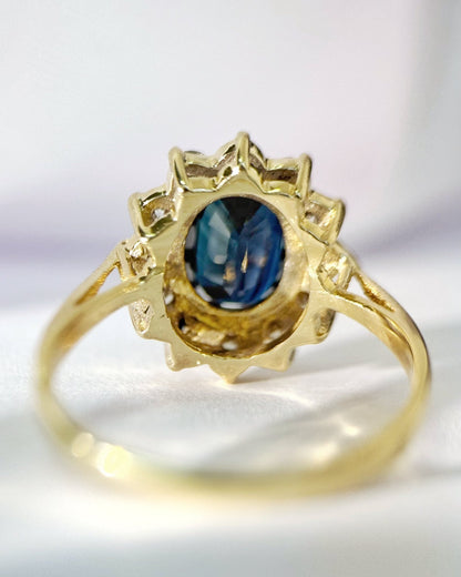 Bague Marguerite Saphir 1.30 carat &amp; Diamants "Bernadette" - Elliade Paris