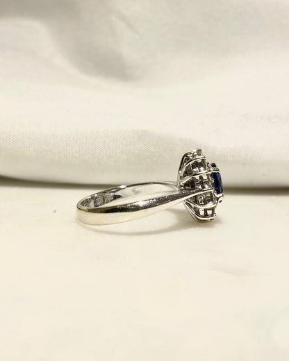 Bague Marguerite Saphir 1.30 carat &amp; Diamants &quot;Isalda&quot; - Elliade Paris