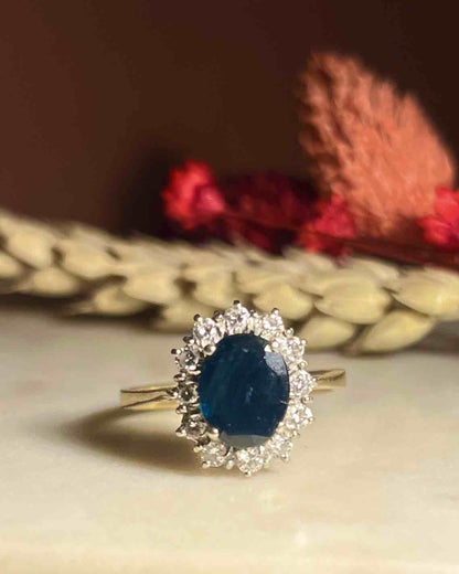 Bague Marguerite Saphir 1.30 carat &amp; Diamants &quot;Liora&quot; - Elliade Paris