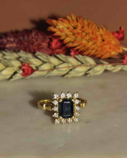 Bague Marguerite Saphir 1,30 carat &amp; Diamants &quot;Matilda&quot; - Elliade Paris