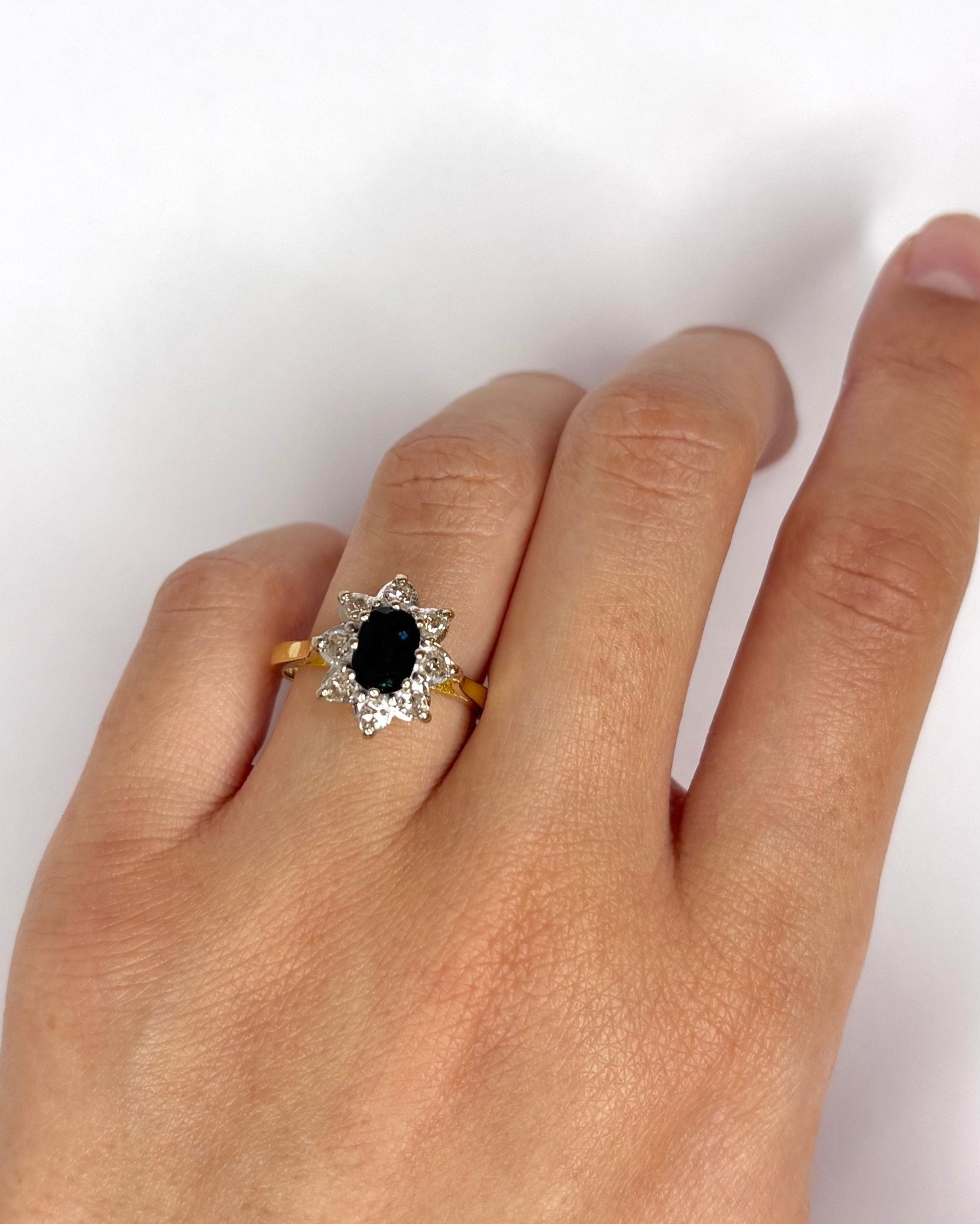 Bague Marguerite Saphir 1.30 &amp; Diamants 0.32 carat "Mireille" - Elliade Paris