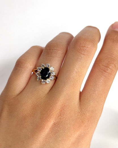 Bague Marguerite Saphir 1.35 carat &amp; Diamants 0.50 carat "Joséphine" - Elliade Paris