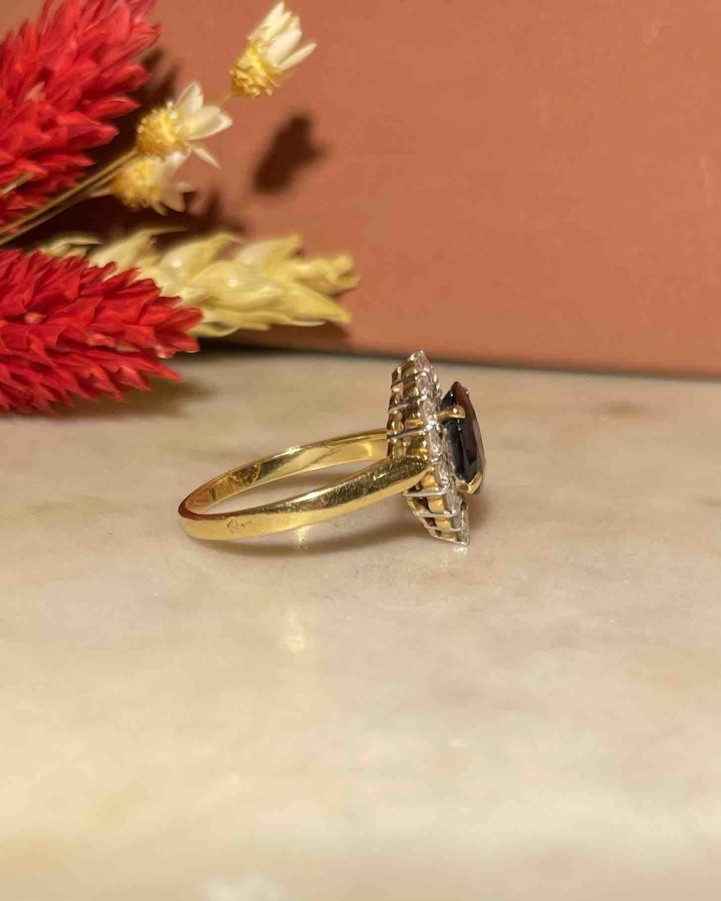Bague Marguerite Saphir &amp; 14 Diamants "Lynda" - Elliade Paris