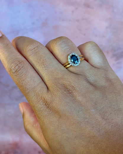 Bague Marguerite Saphir 1.40 carat &amp; Diamants 0.25 carat "Tiffaine" - Elliade Paris