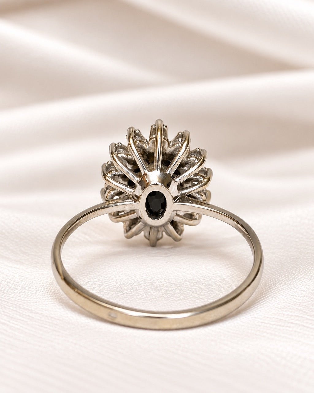 Bague Marguerite Saphir 1.40 carat &amp; Diamants 4,18g "Chloé" - Elliade Paris