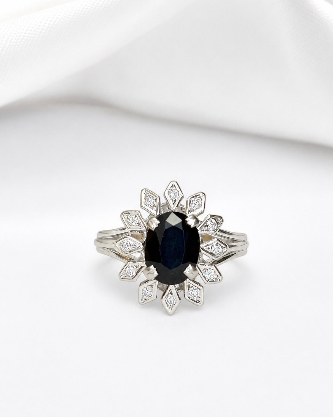 Bague Marguerite Saphir 1.40 carat &amp; Diamants 4.34g "Chéryl" - Elliade Paris