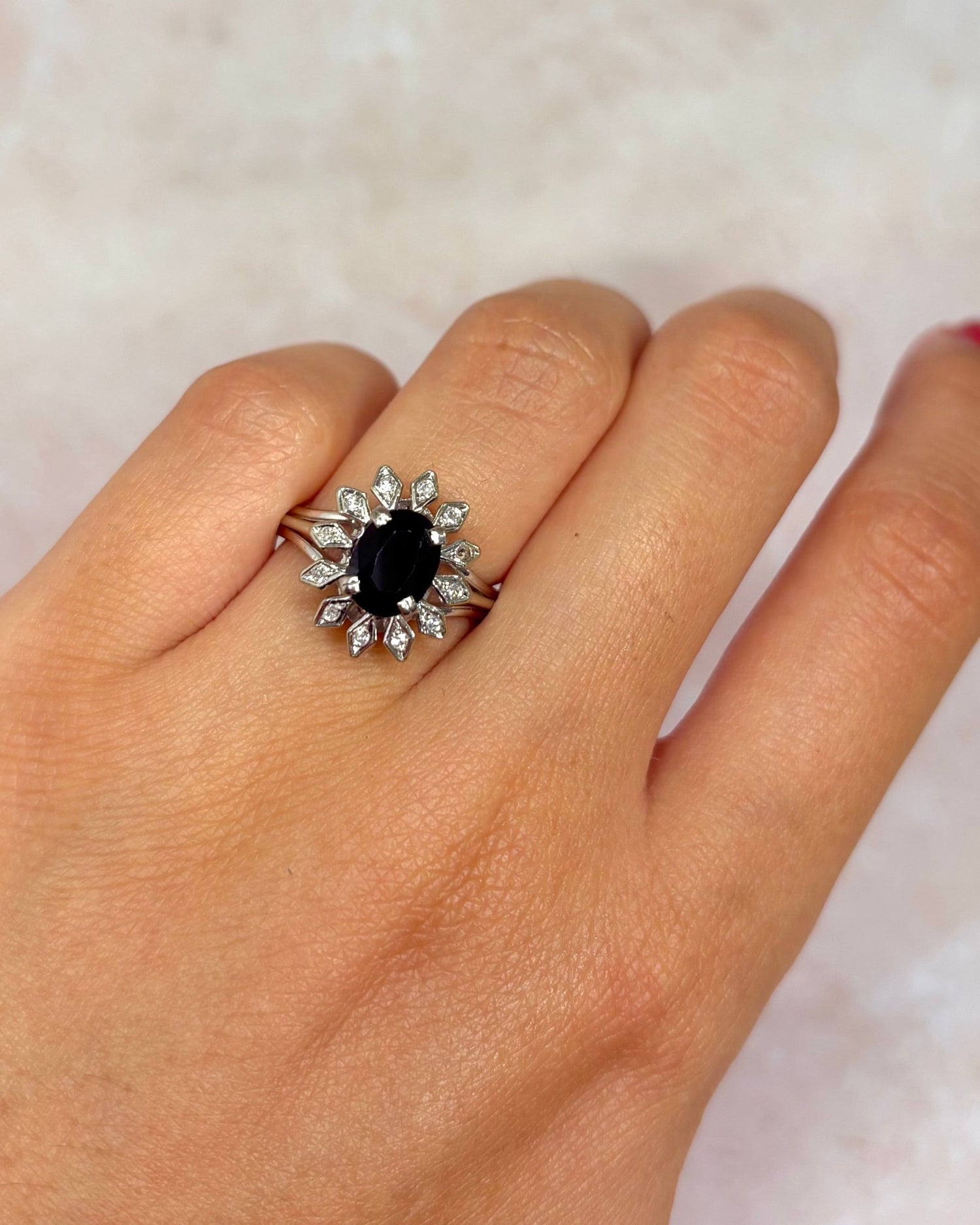 Bague Marguerite Saphir 1.40 carat &amp; Diamants "Chéryl" - Elliade Paris