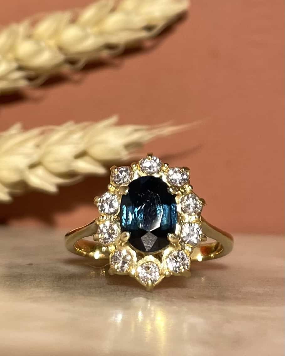 Bague Marguerite Saphir 1.40 carat &amp; Diamants &quot;Dany&quot; - Elliade Paris