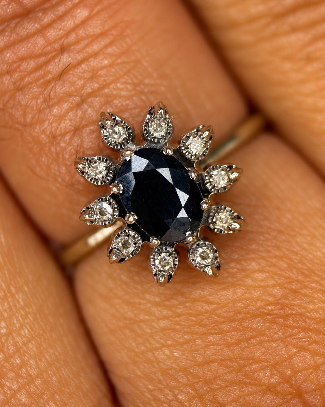 Bague Marguerite Saphir 1.40 carat &amp; Diamants "Suzana" - Elliade Paris