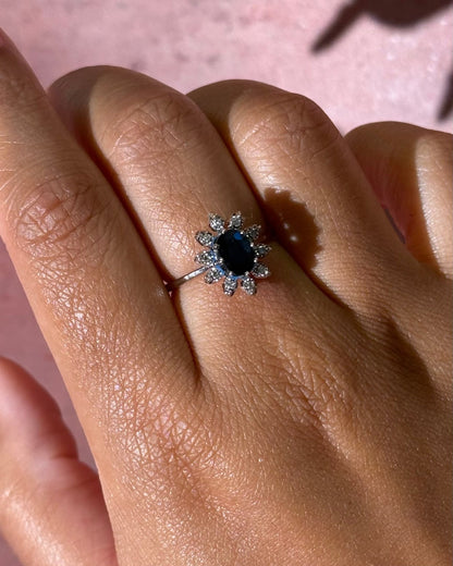 Bague Marguerite Saphir 1.40 carat &amp; Diamants "Suzana" - Elliade Paris