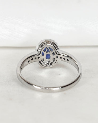 Bague Marguerite Saphir 1.41 carat &amp; 28 Diamants &quot;Amaya&quot; - Elliade Paris