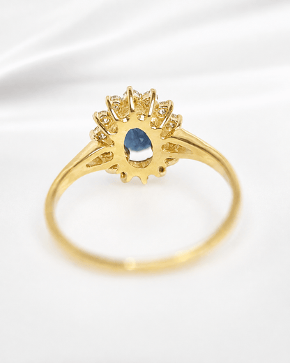Bague Marguerite Saphir 1.41 carat &amp; Diamants 0.42 carat "Dilara" - Elliade Paris
