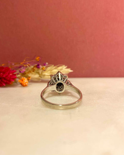 Bague Marguerite Saphir 1.45 Carat &amp; Diamants &quot;Vanaé&quot; - Elliade Paris
