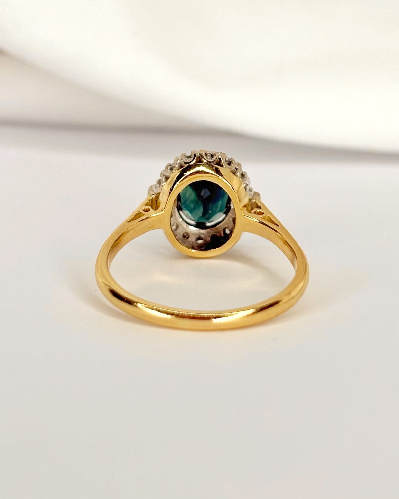 Bague Marguerite Saphir 1.50 carat &amp; Diamants "Connie" - Elliade Paris