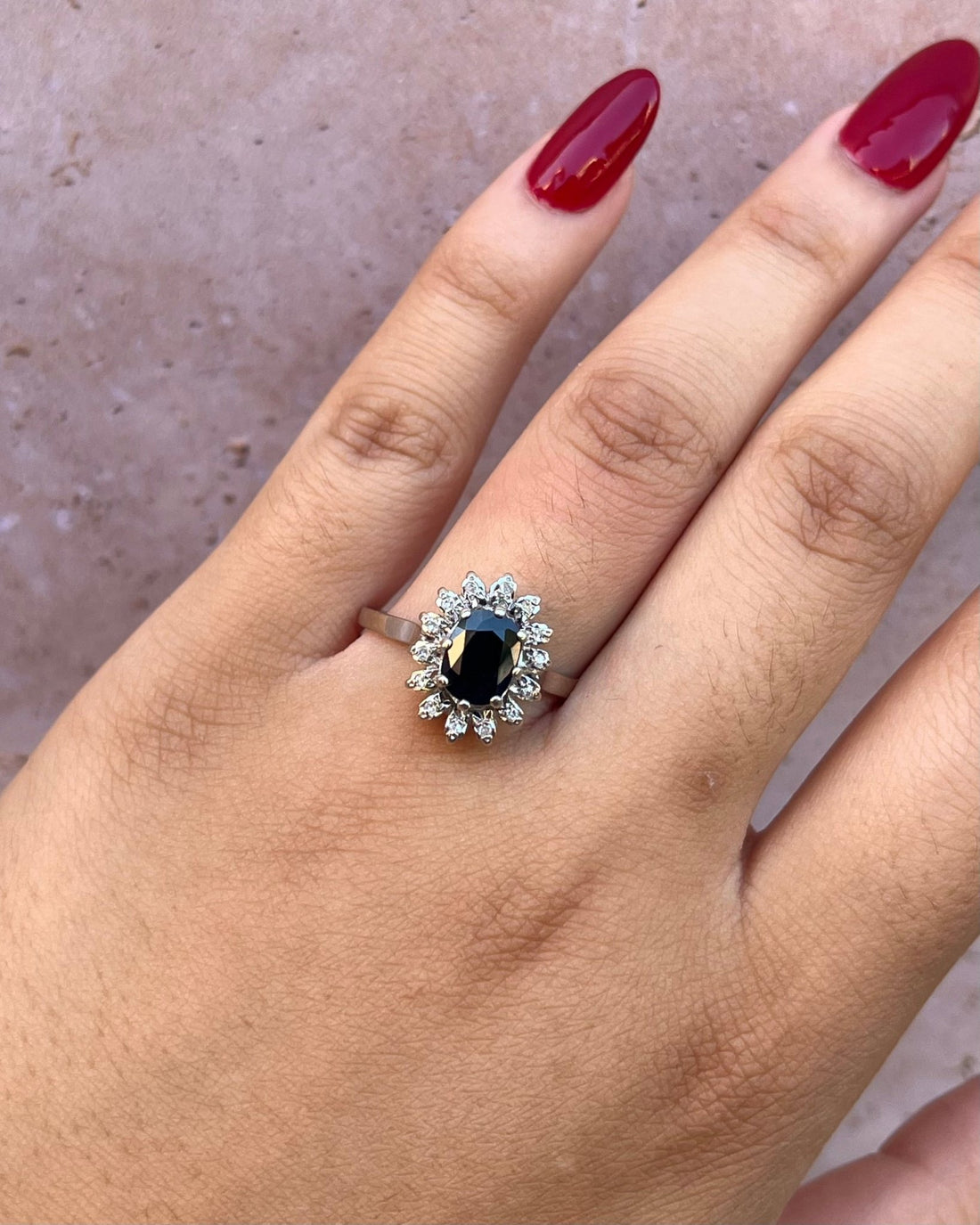 Bague Marguerite Saphir 1.50 carat &amp; Diamants "Laure" - Elliade Paris
