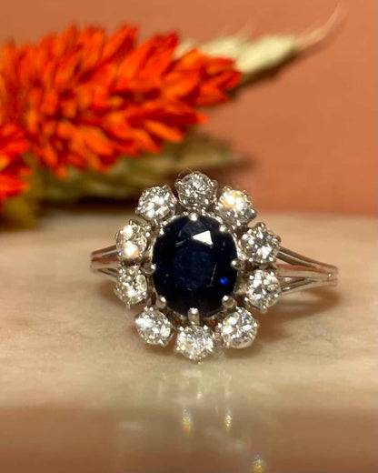 Bague Marguerite Saphir 1.50 carat &amp; Diamants &quot;Vanessa&quot; - Elliade Paris