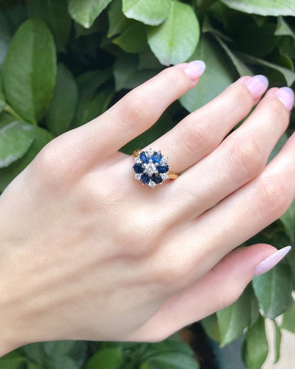 Bague Marguerite Saphir 1.50 carat &amp; Diamants &quot;Zohé&quot; - Elliade Paris