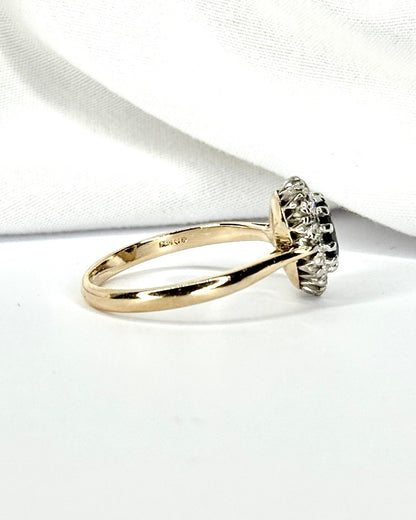 Bague Marguerite Saphir 1.52 carat, Diamants &amp; Or 4.22g "Vivienne" - Elliade Paris
