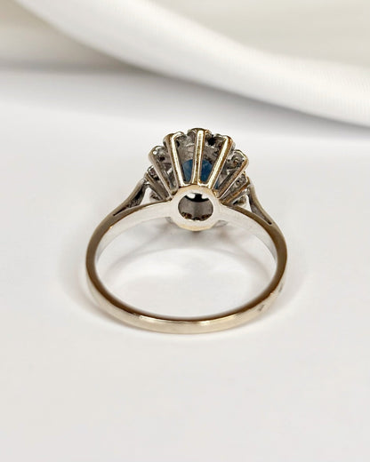 Bague Marguerite Saphir 1.55 carat &amp; Diamants "Cléa" - Elliade Paris