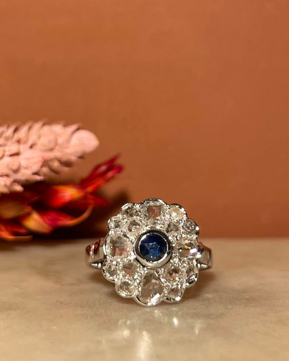 Bague Marguerite Saphir &amp; 16 Diamants &quot;Sherry&quot; - Elliade Paris