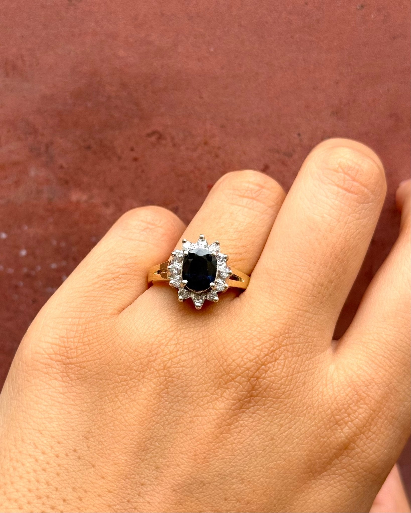 Bague Marguerite Saphir 1.60 carat &amp; Diamants 0.24 carat "Eleanore" - Elliade Paris