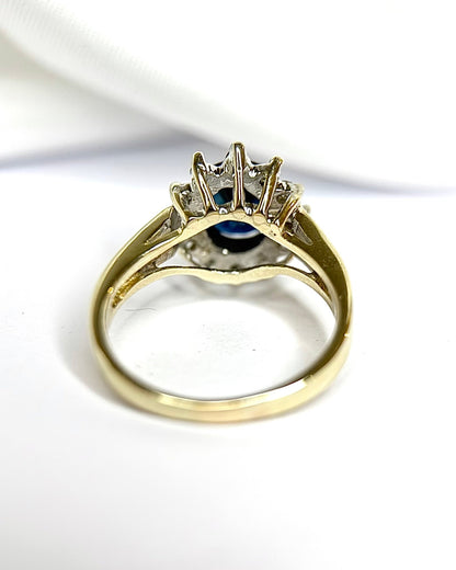 Bague Marguerite Saphir 1.60 carat &amp; Diamants 0.24 carat "Eleanore" - Elliade Paris