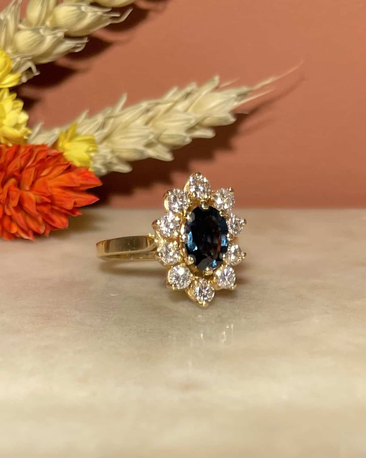 Bague Marguerite Saphir 1.60 carat &amp; Diamants "Aurore" - Elliade Paris