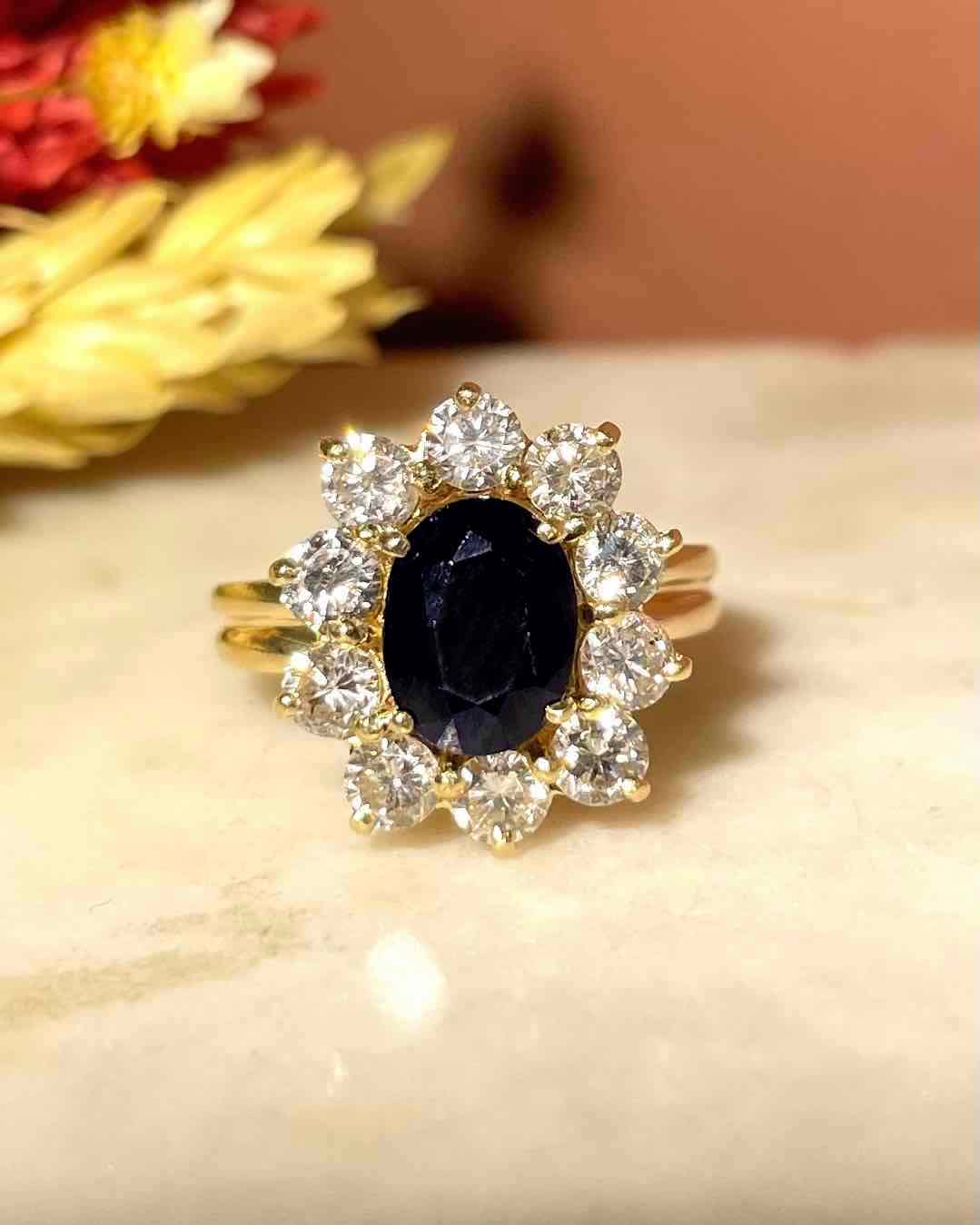 Bague Marguerite Saphir 1.60 carat &amp; Diamants &quot;Séraphina&quot; - Elliade Paris